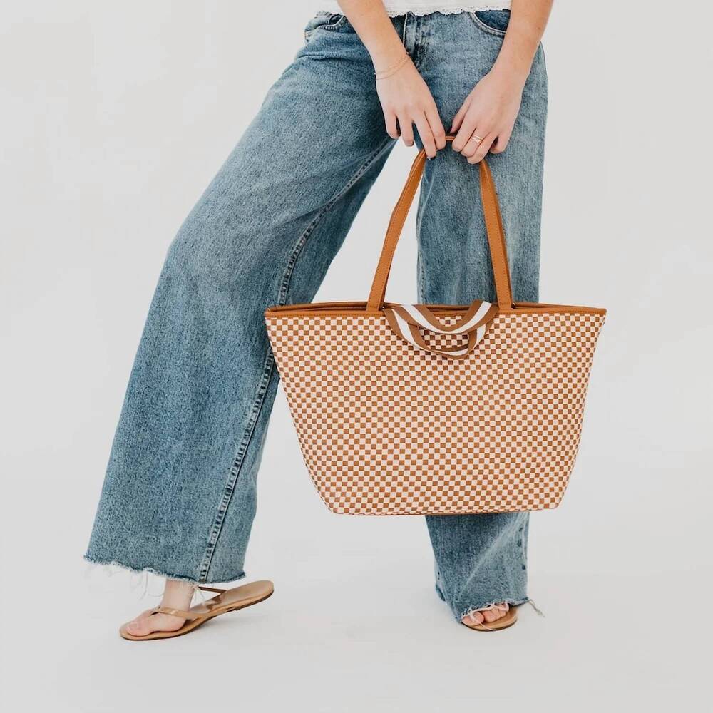 NEW PRETTY SIMPLE women's woven tiffany organizer tote bag in checkered brown